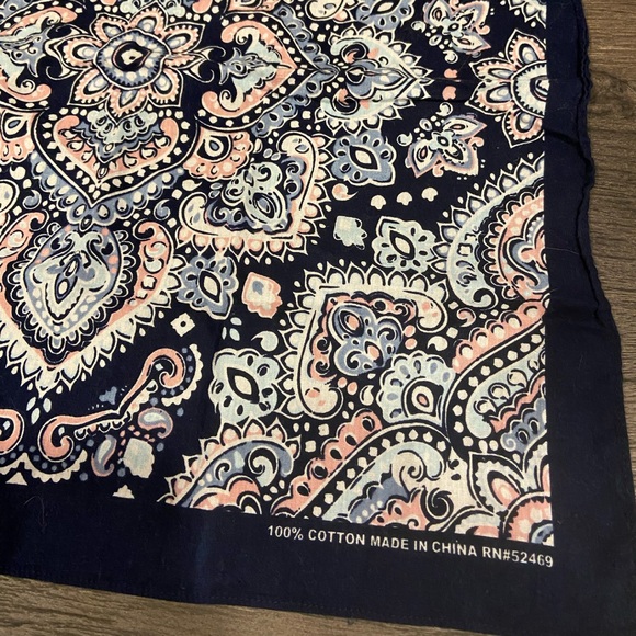 Paisley/Mandala Bandana - Picture 2 of 3